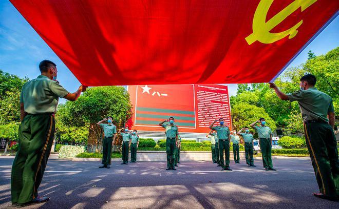 在北京胡同里长大的孩子,为家园拍了20万张照片